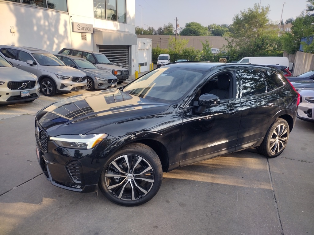 2025 VOLVO XC60 - Image 1