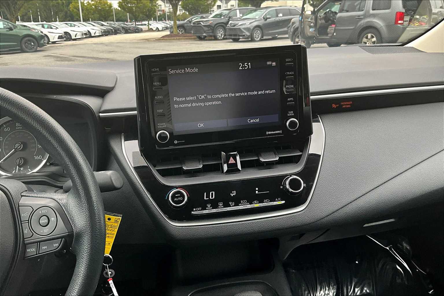 2022 Toyota Corolla LE photo 6