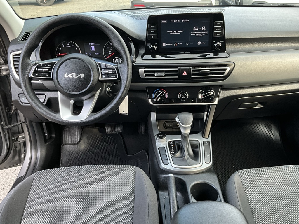 2023 Kia Seltos LX photo 21