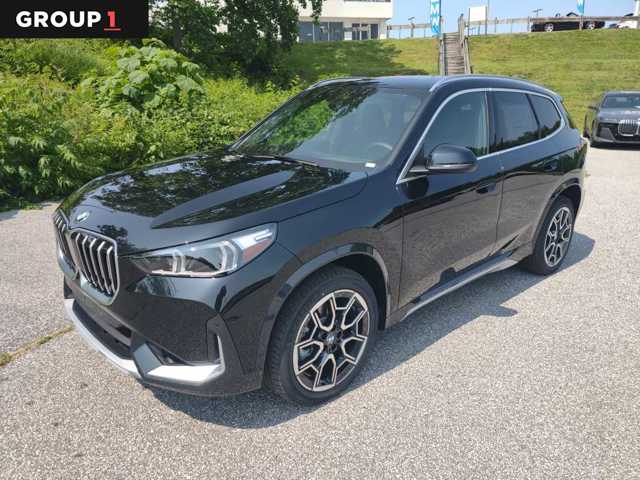 2025 BMW X1 28i's photo