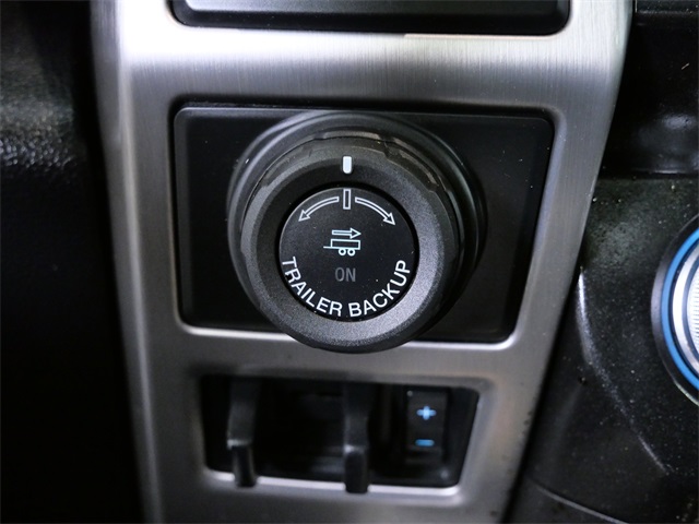 2016 Ford F-150 Platinum photo 21