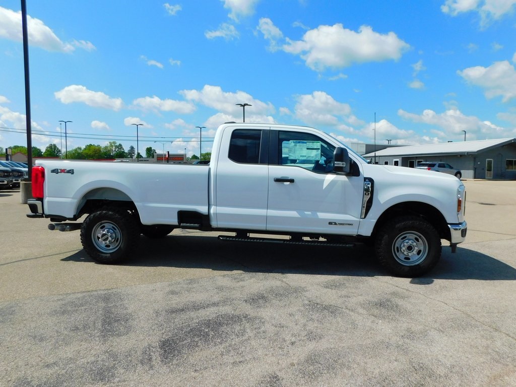 2025 Ford F-350 XL photo 2