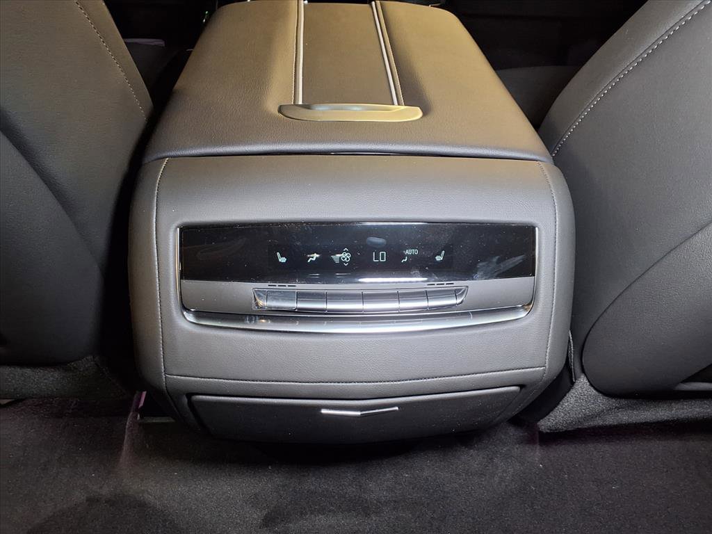 2025 Cadillac Escalade ESV Premium Luxury photo 9