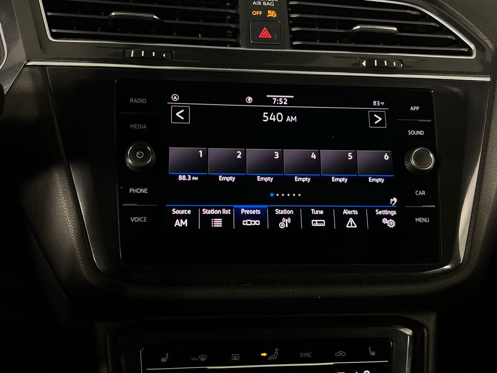 2023 Volkswagen Tiguan SE R-Line Black photo 15