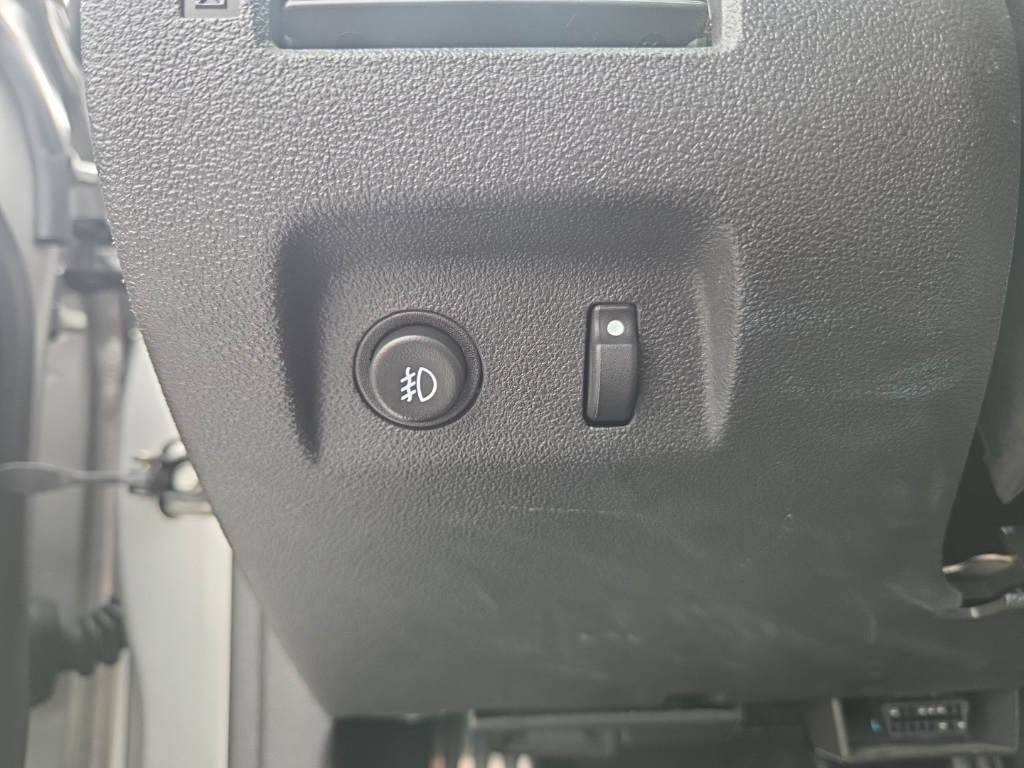 2009 Saturn Sky Base photo 17