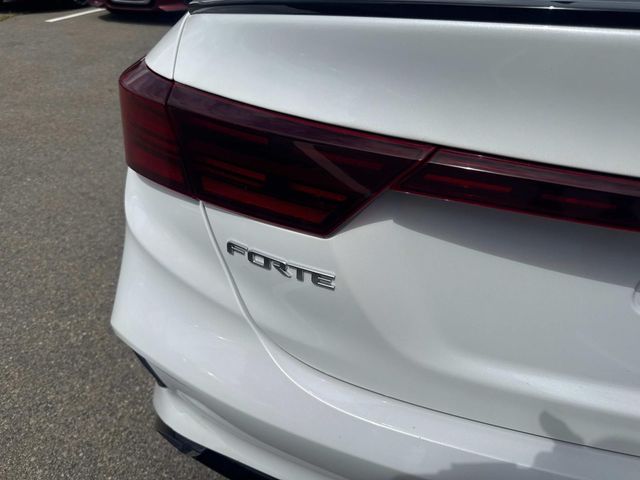2022 Kia Forte GT-Line photo 5