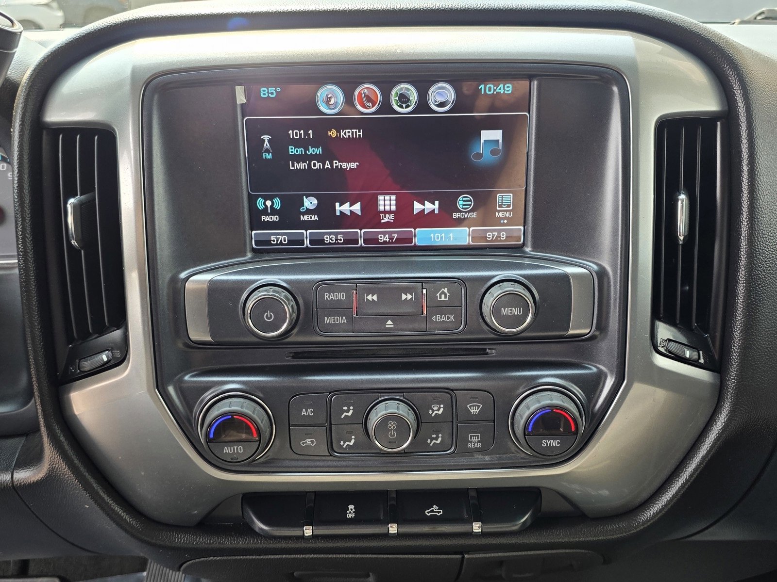 2017 Chevrolet Silverado 1500 LT photo 23