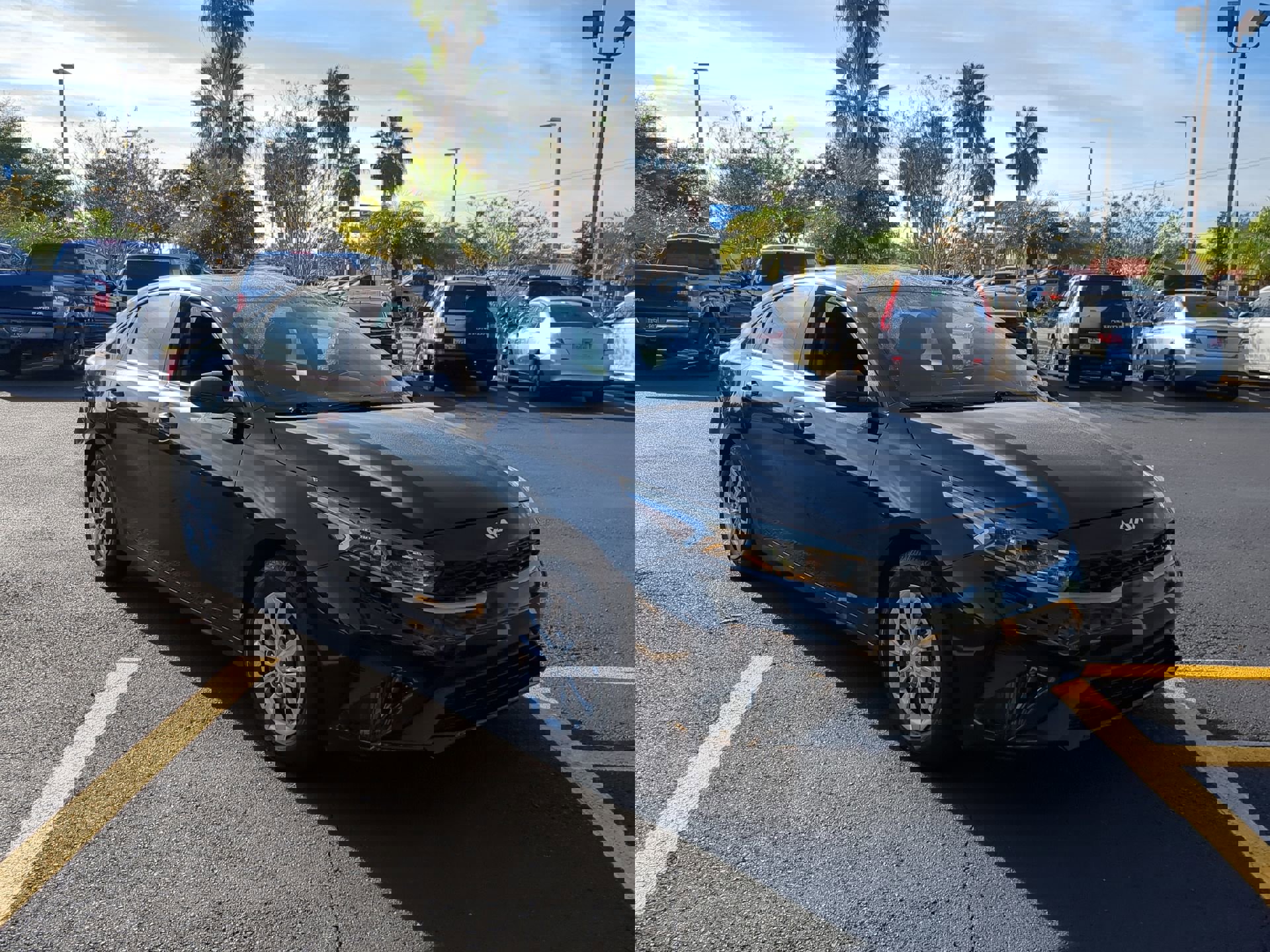 2023 Kia Forte LX's photo