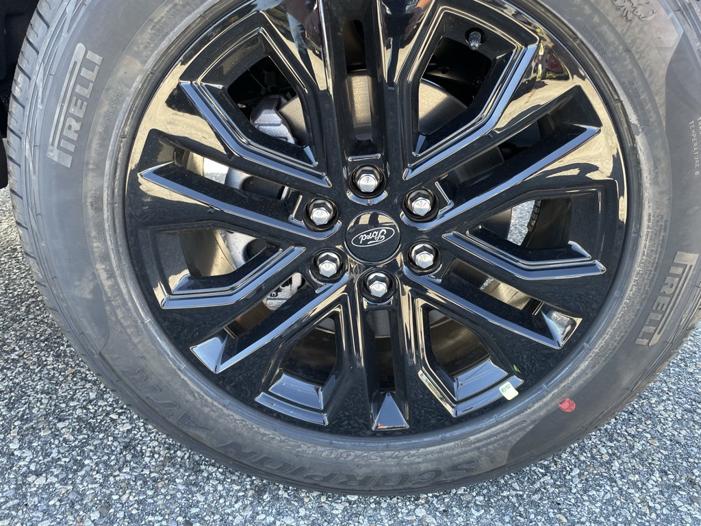 2025 Ford F-150 XLT photo 4