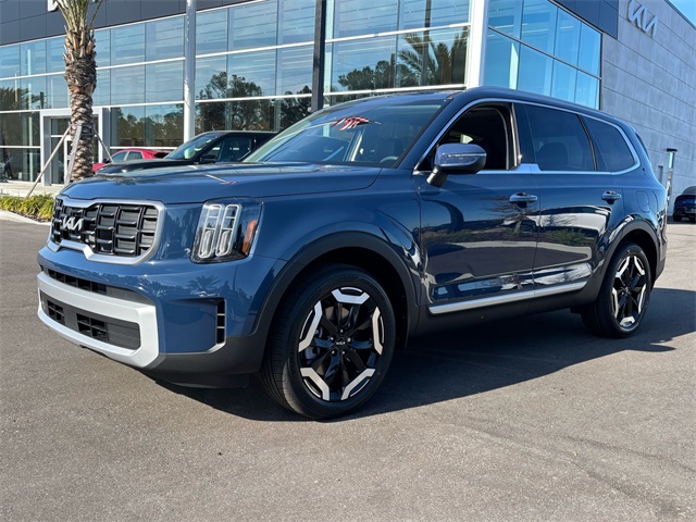 2025 Kia Telluride S photo 2