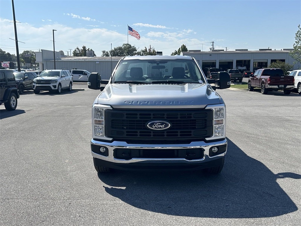 2024 Ford F-350 photo 2