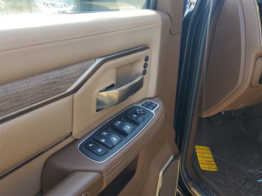 2024 Ram 3500 Laramie Longhorn photo 11