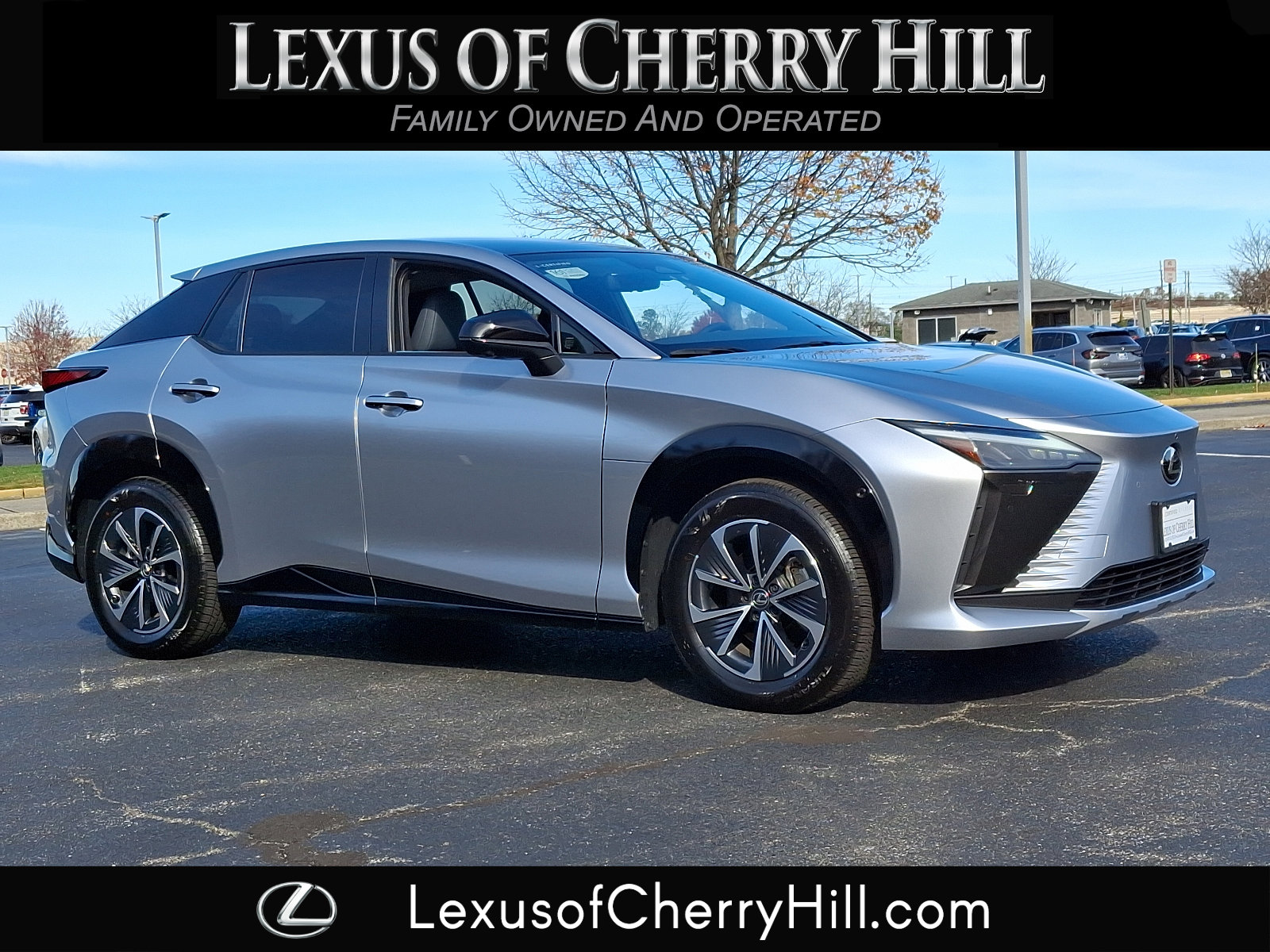 2023 Lexus RZ Premium's photo