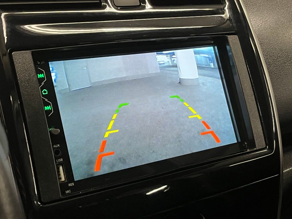 2015 Nissan Versa Note SL photo 22