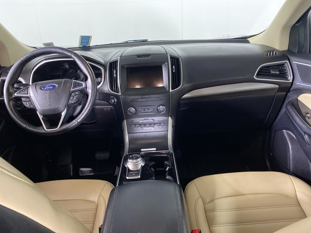 2019 Ford Edge SEL photo 2