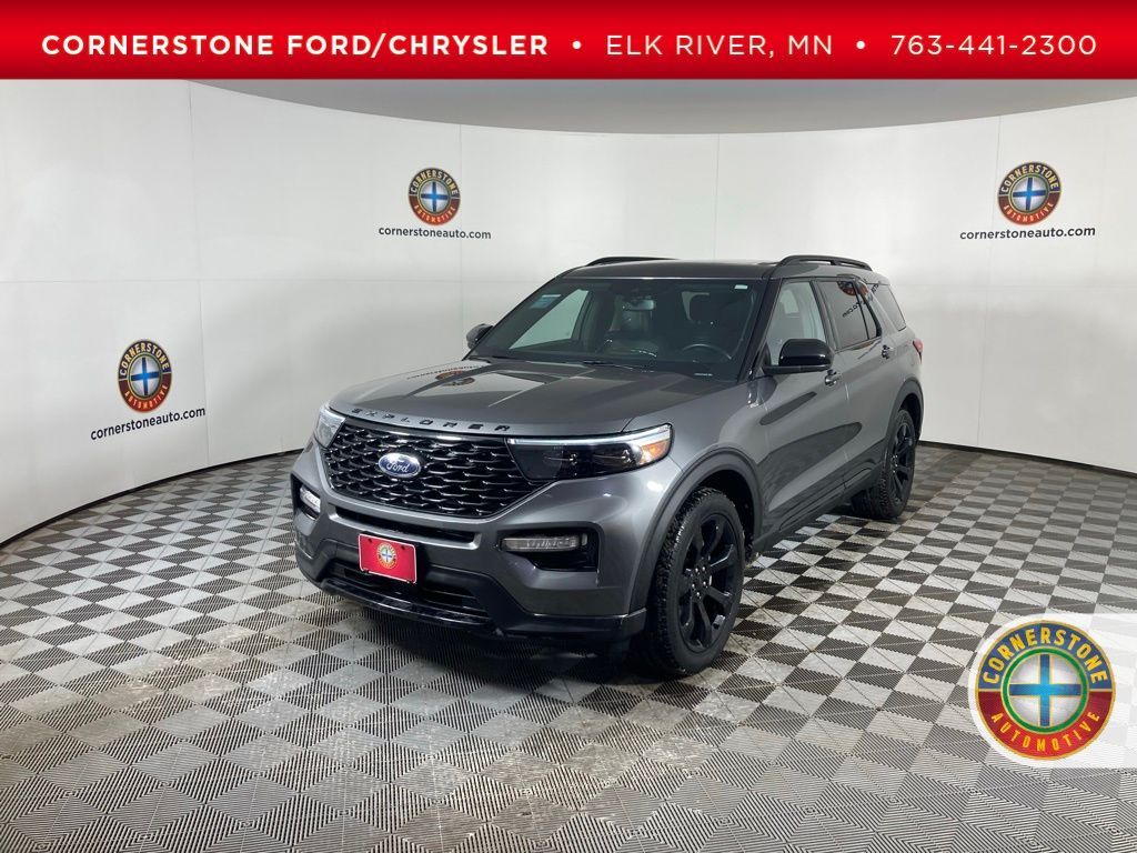 2023 Ford Explorer ST-LINE's photo