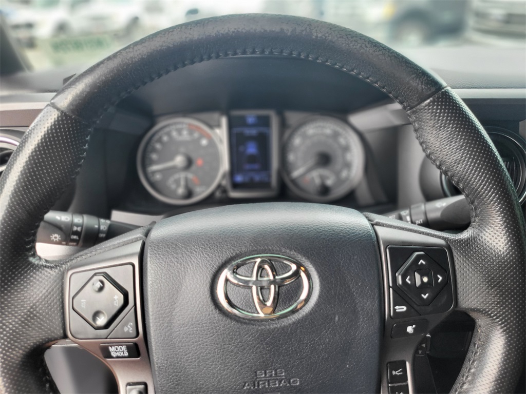 2020 Toyota Tacoma TRD Off-Road photo 10