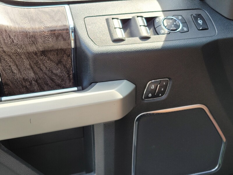 2019 Ford F-250 Lariat photo 28
