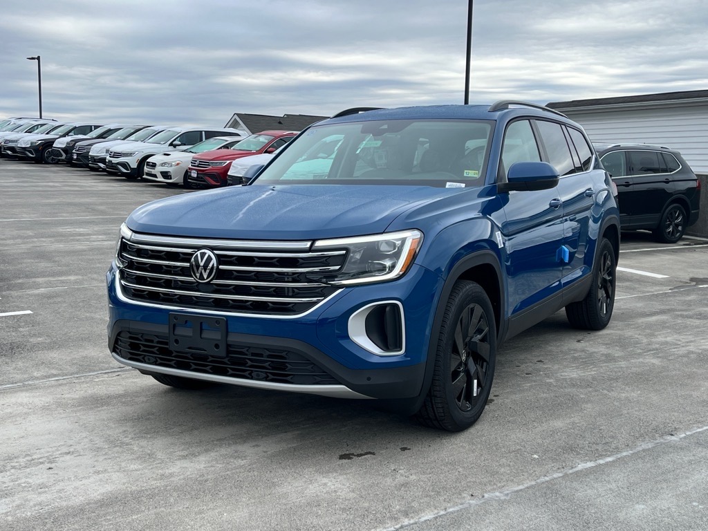 2025 Volkswagen Atlas SE Technology photo 5