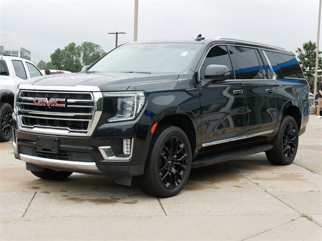 2023 Gmc Yukon XL SLT photo 3