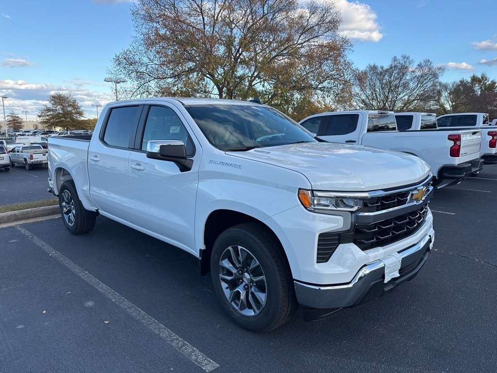 2026 Chevrolet Silverado 1500 LT photo 2