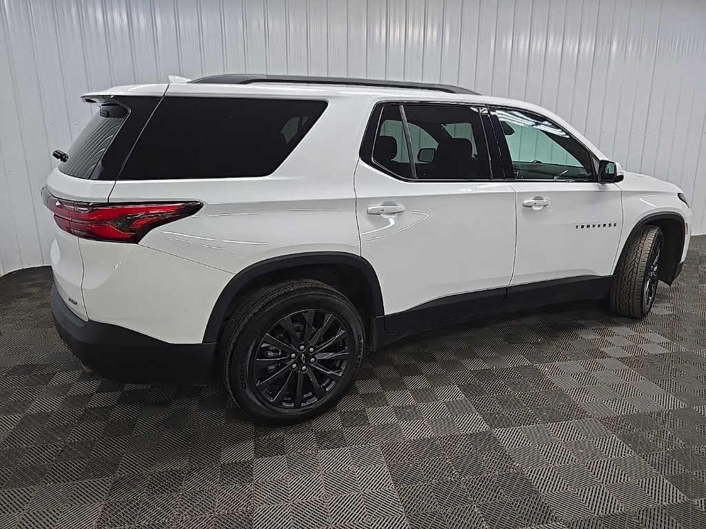 2022 Chevrolet Traverse RS photo 3