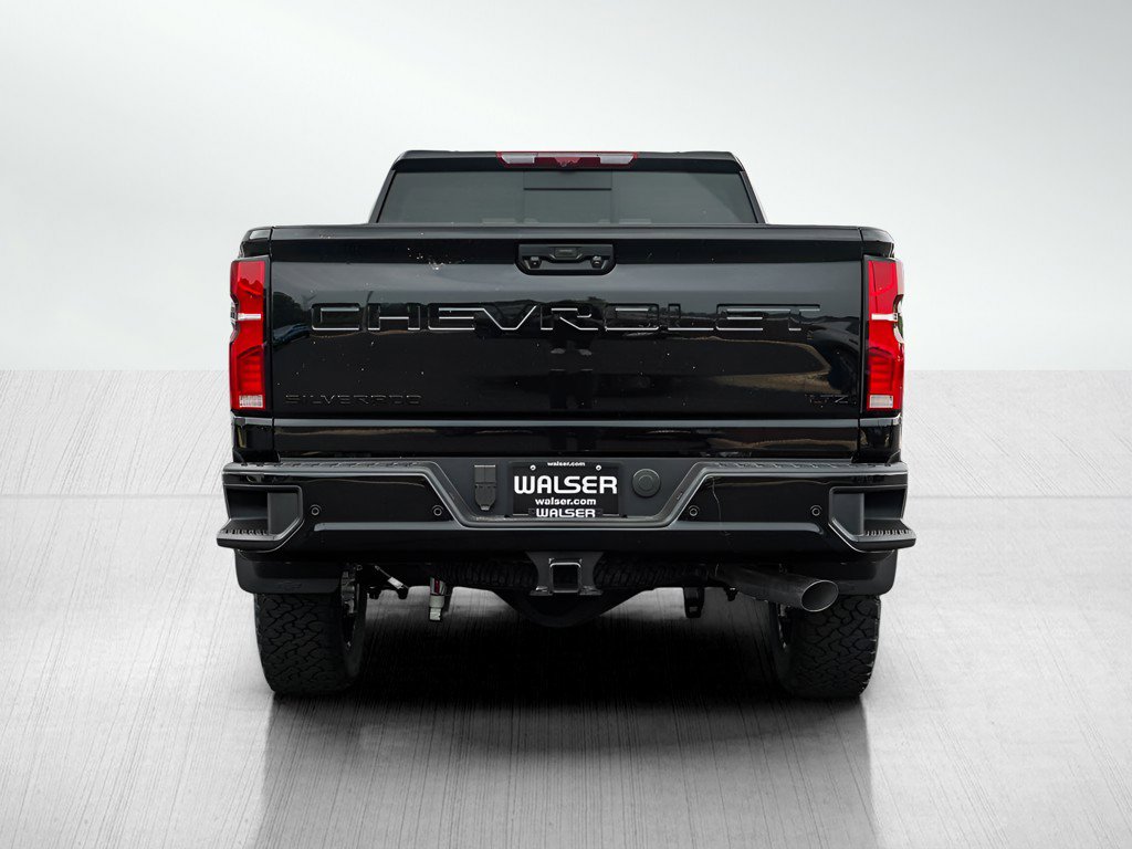 2025 Chevrolet Silverado 3500HD LTZ photo 4