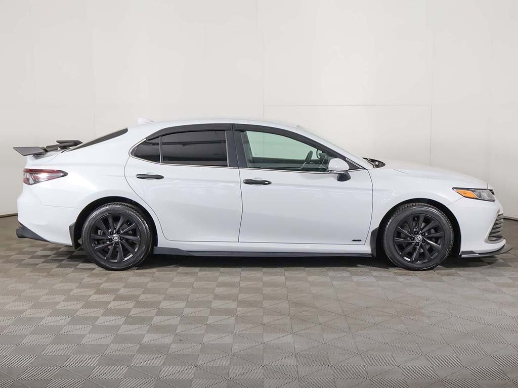 2022 Toyota Camry LE photo 2