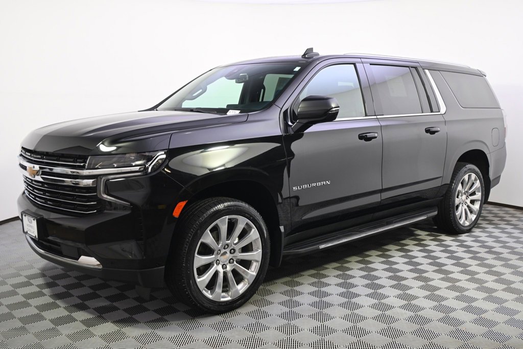 Used 2022 Chevrolet Suburban LT with VIN 1GNSKCKD0NR179753 for sale in Minneapolis, Minnesota