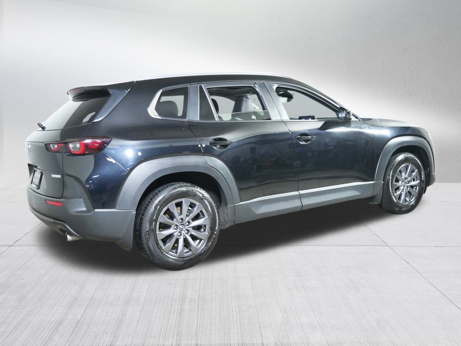 2023 Mazda CX-50 2.5 Preferred Plus photo 7