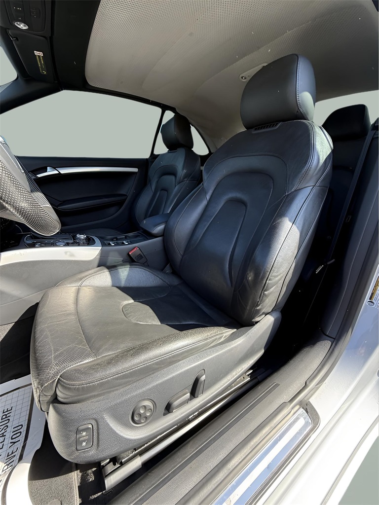 2010 Audi A5 2.0T Premium Quattro photo 15