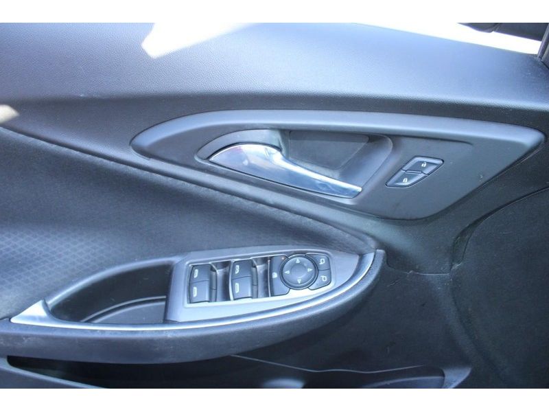 2016 Chevrolet Malibu 1LT photo 9