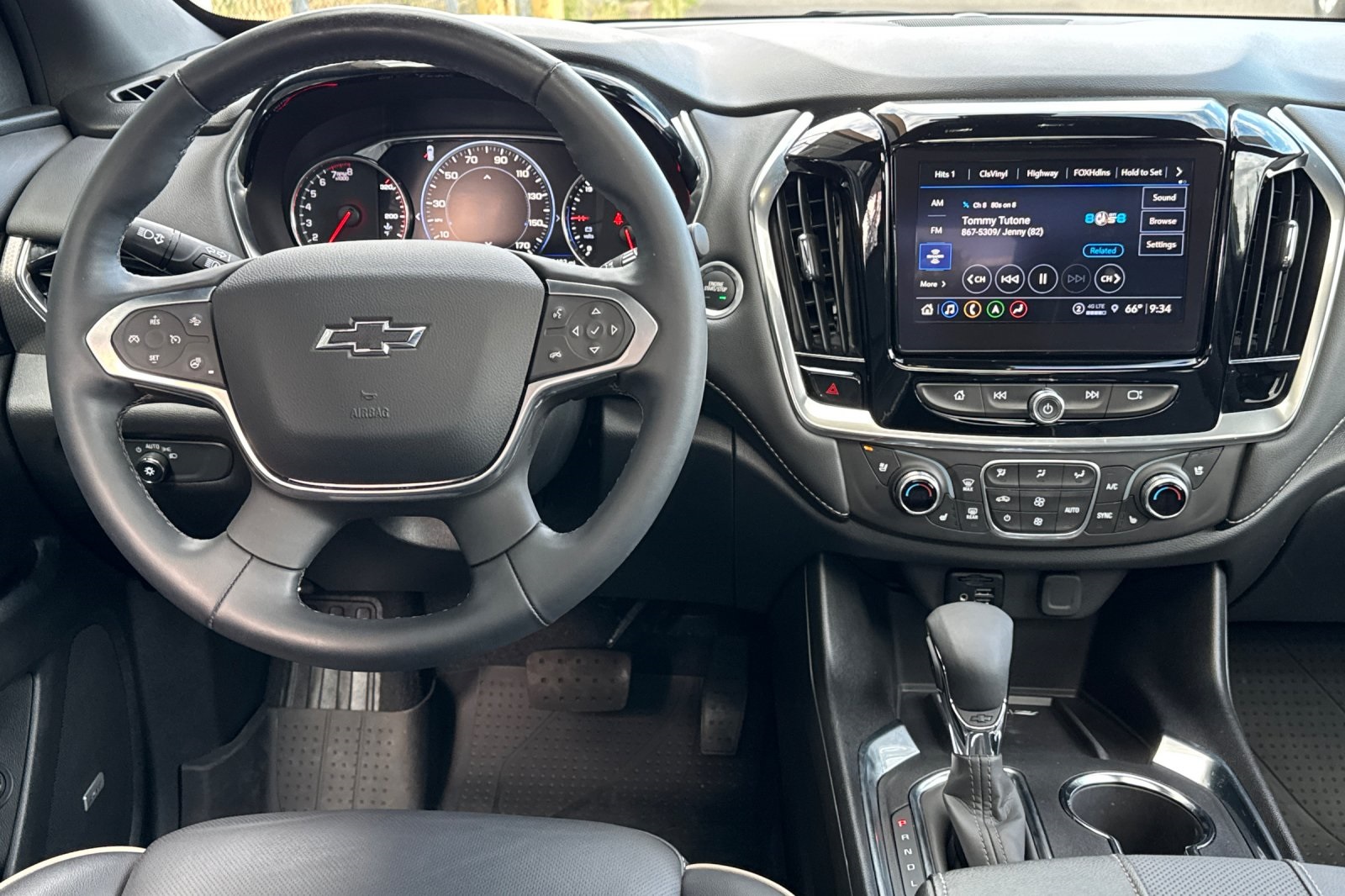 2024 Chevrolet Traverse Premier photo 14