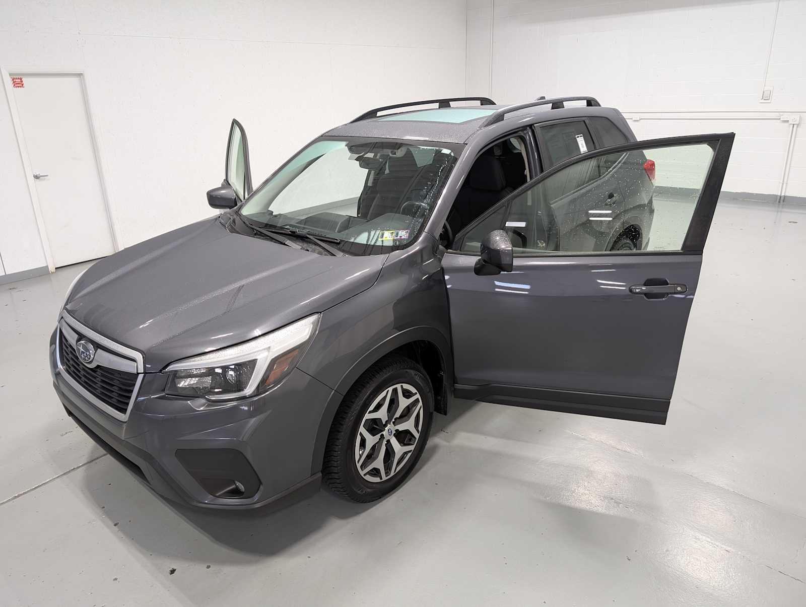 2021 Subaru Forester Premium photo 15
