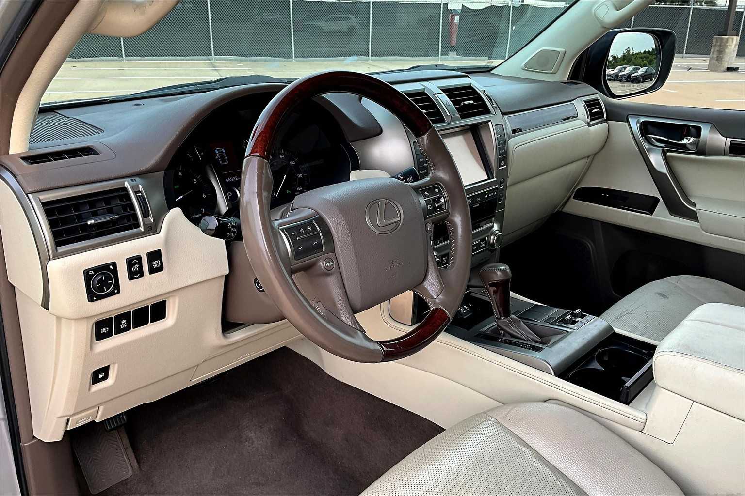2014 Lexus GX 460 Base photo 17