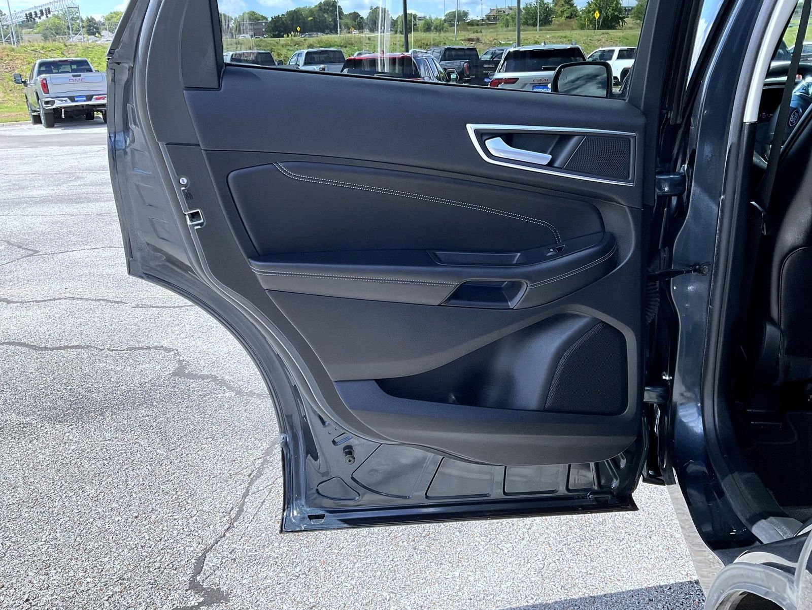 2022 Ford Edge Titanium photo 19