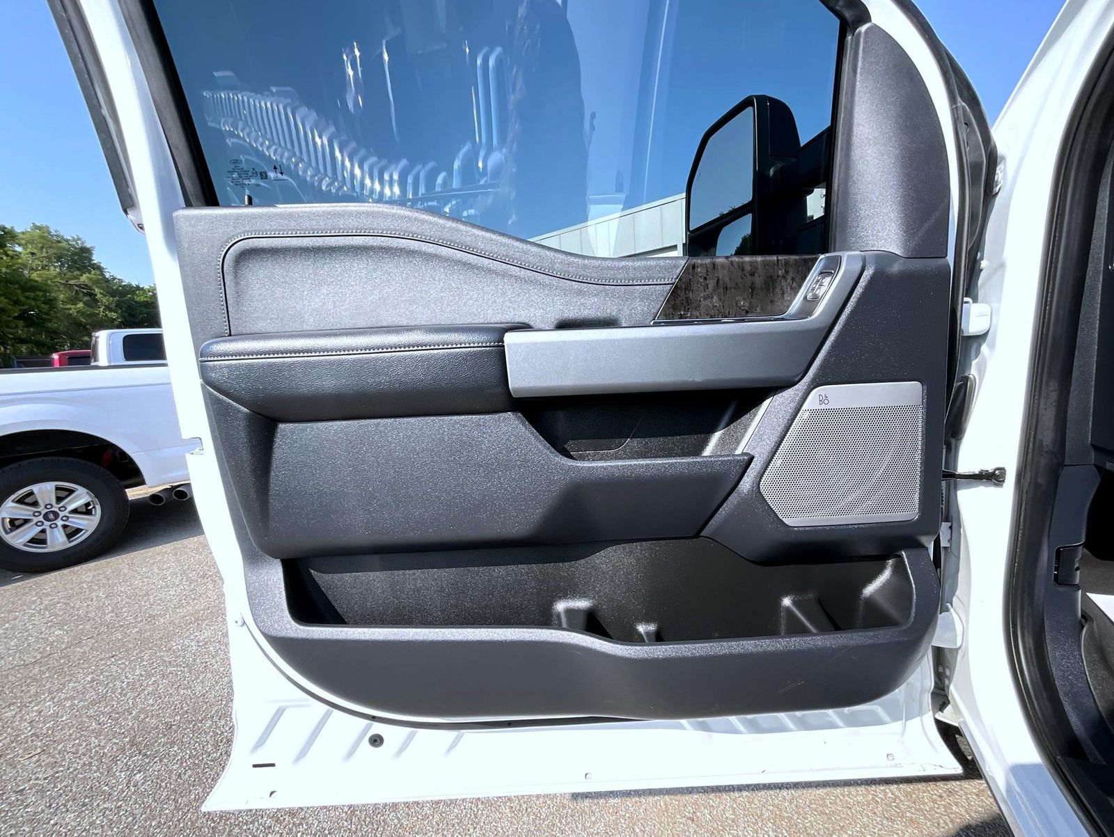 2024 Ford F-250 Lariat photo 9