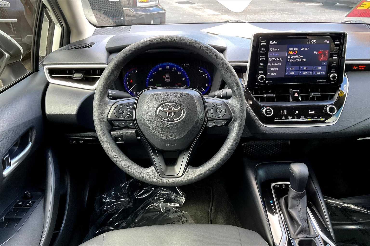 2021 Toyota Corolla Hybrid LE photo 5