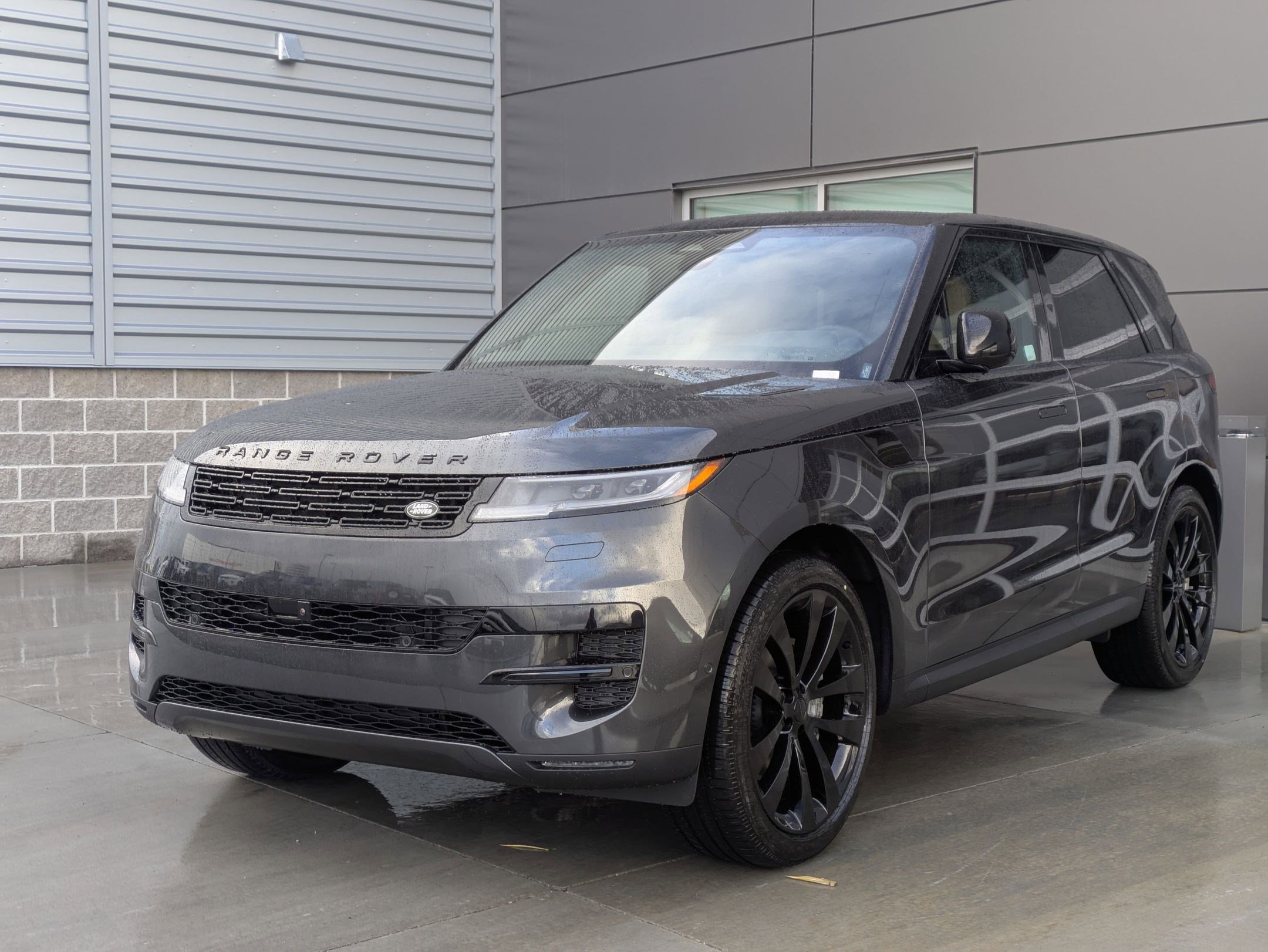2026 Land Rover Range Rover Sport SE's photo