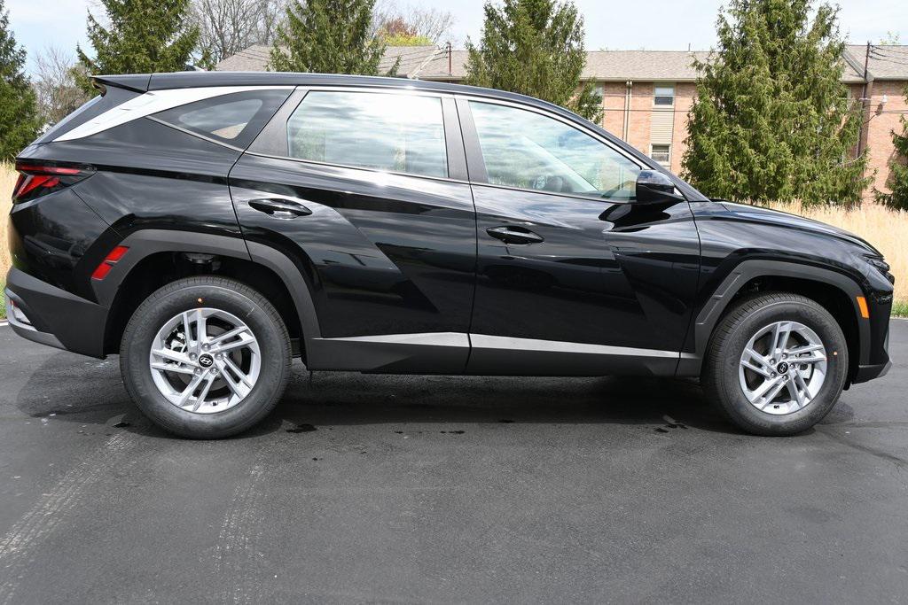 2025 Hyundai Tucson SE photo 4
