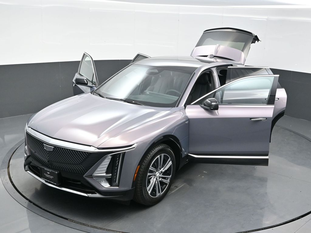 2025 Cadillac Lyriq Luxury photo 34