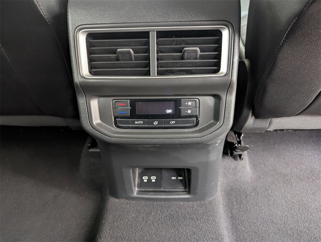 2024 Volkswagen Atlas SE Technology photo 34