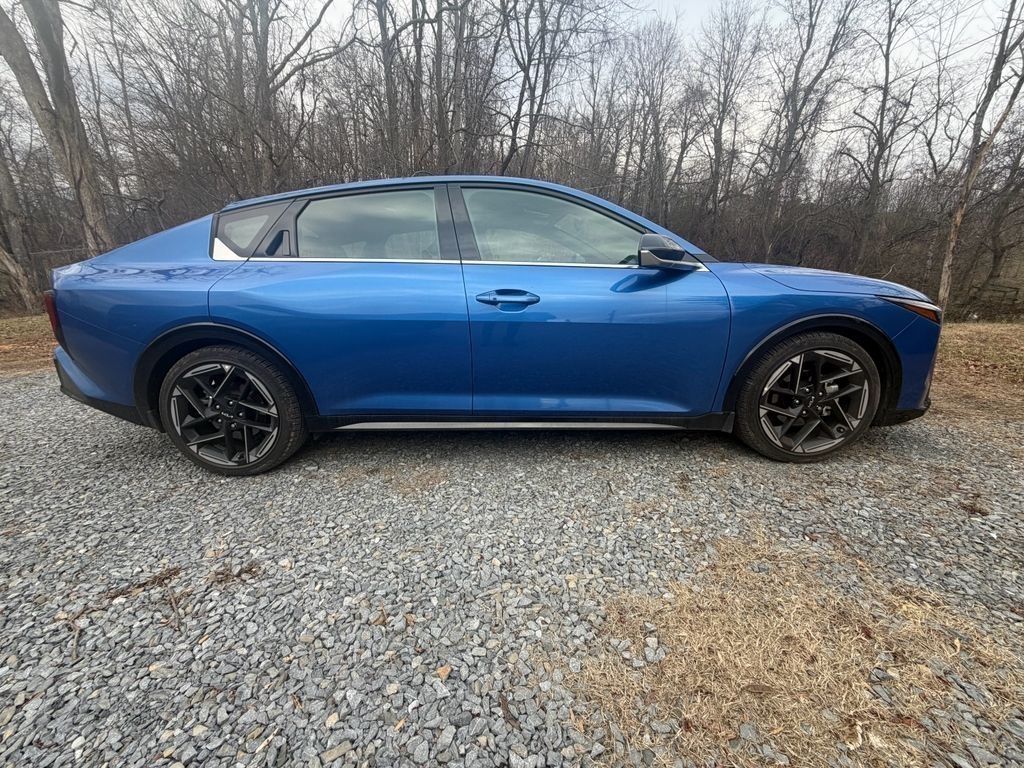 2025 Kia K4 GT-Line's photo