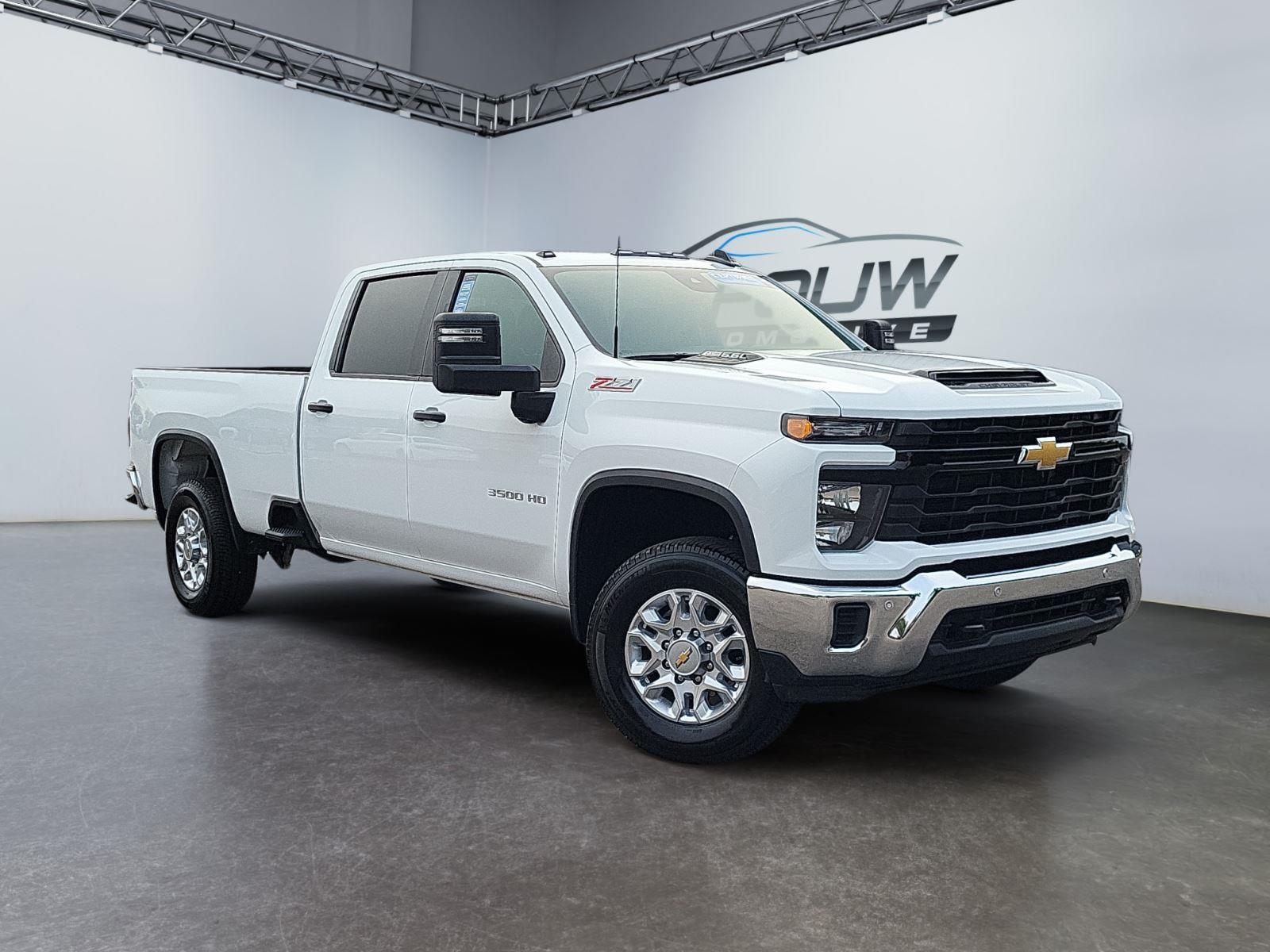 2025 Chevrolet Silverado HD WT's photo