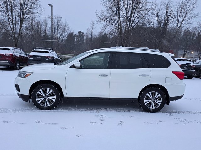 2020 Nissan Pathfinder S photo 2