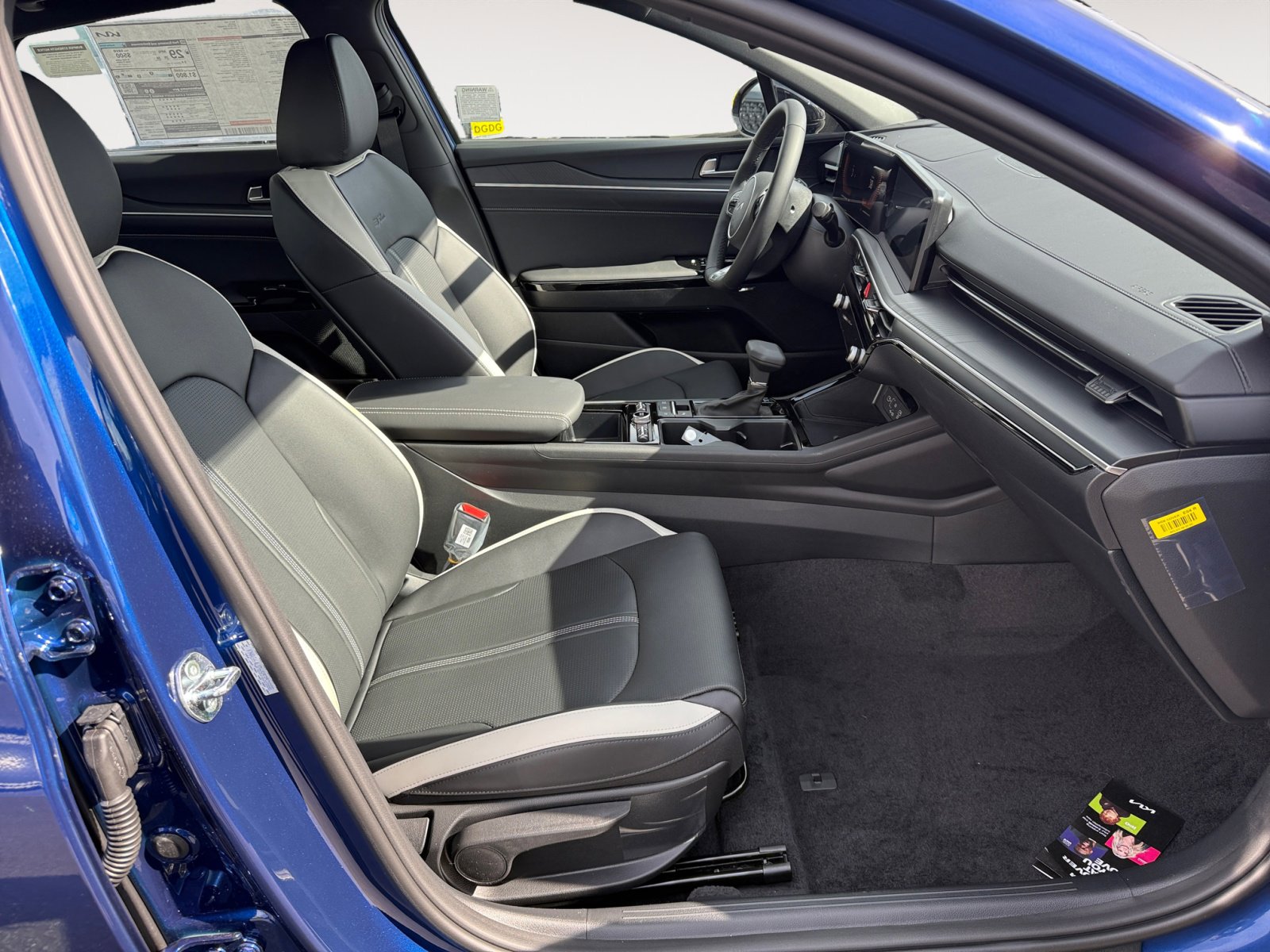 2025 Kia K5 GT-Line photo 18