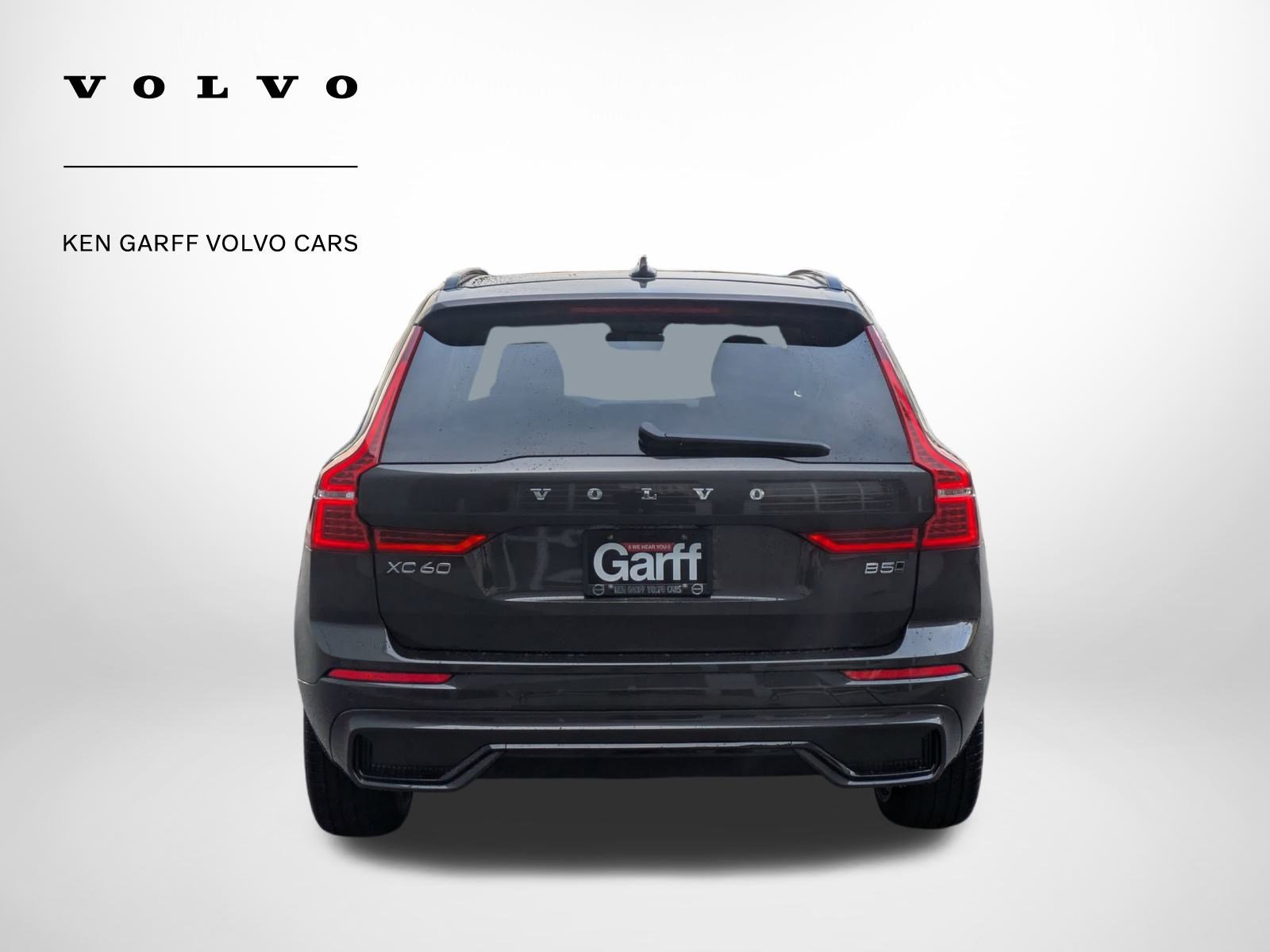 2025 Volvo XC60 Core photo 4