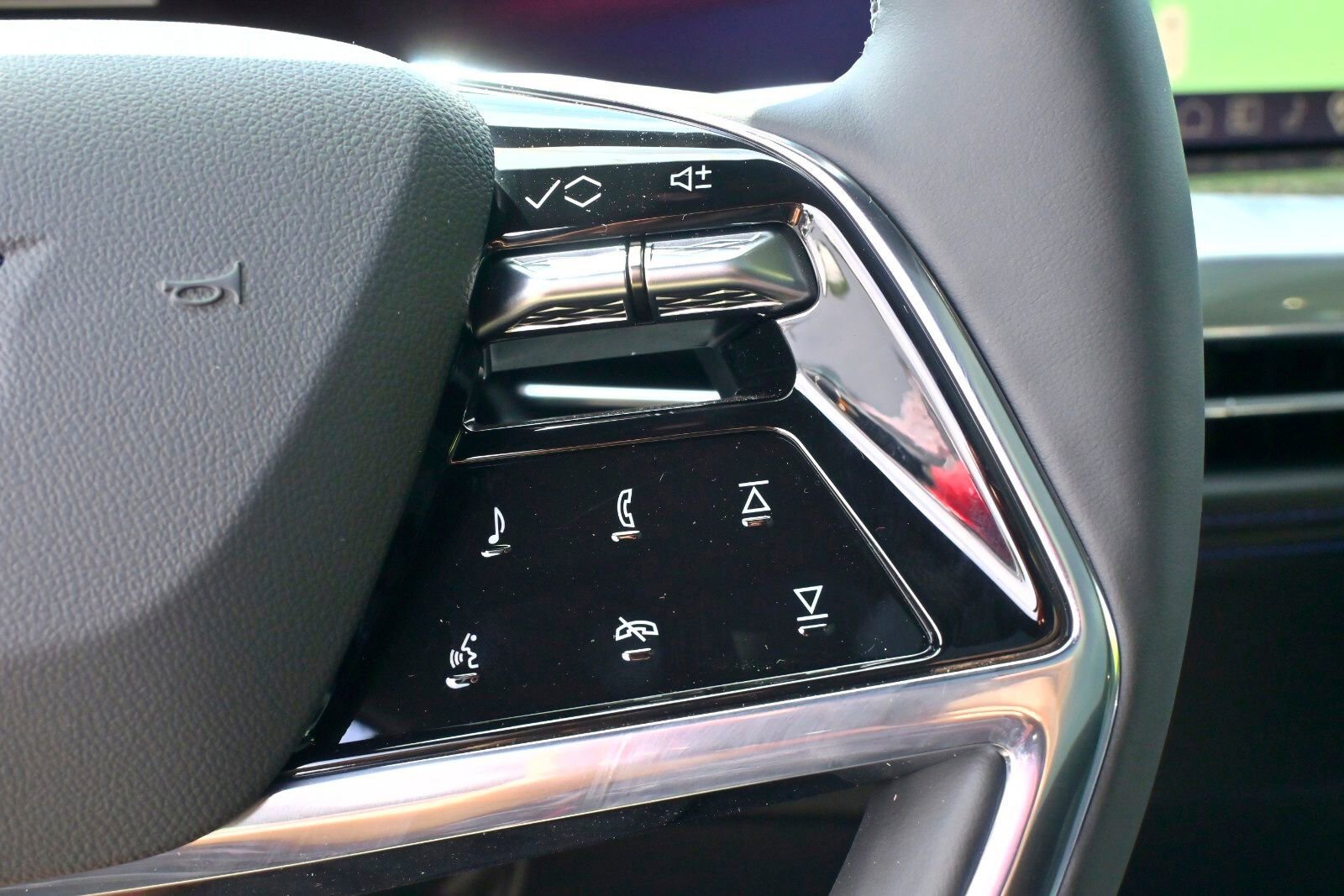 2025 Cadillac Escalade IQ Sport photo 32