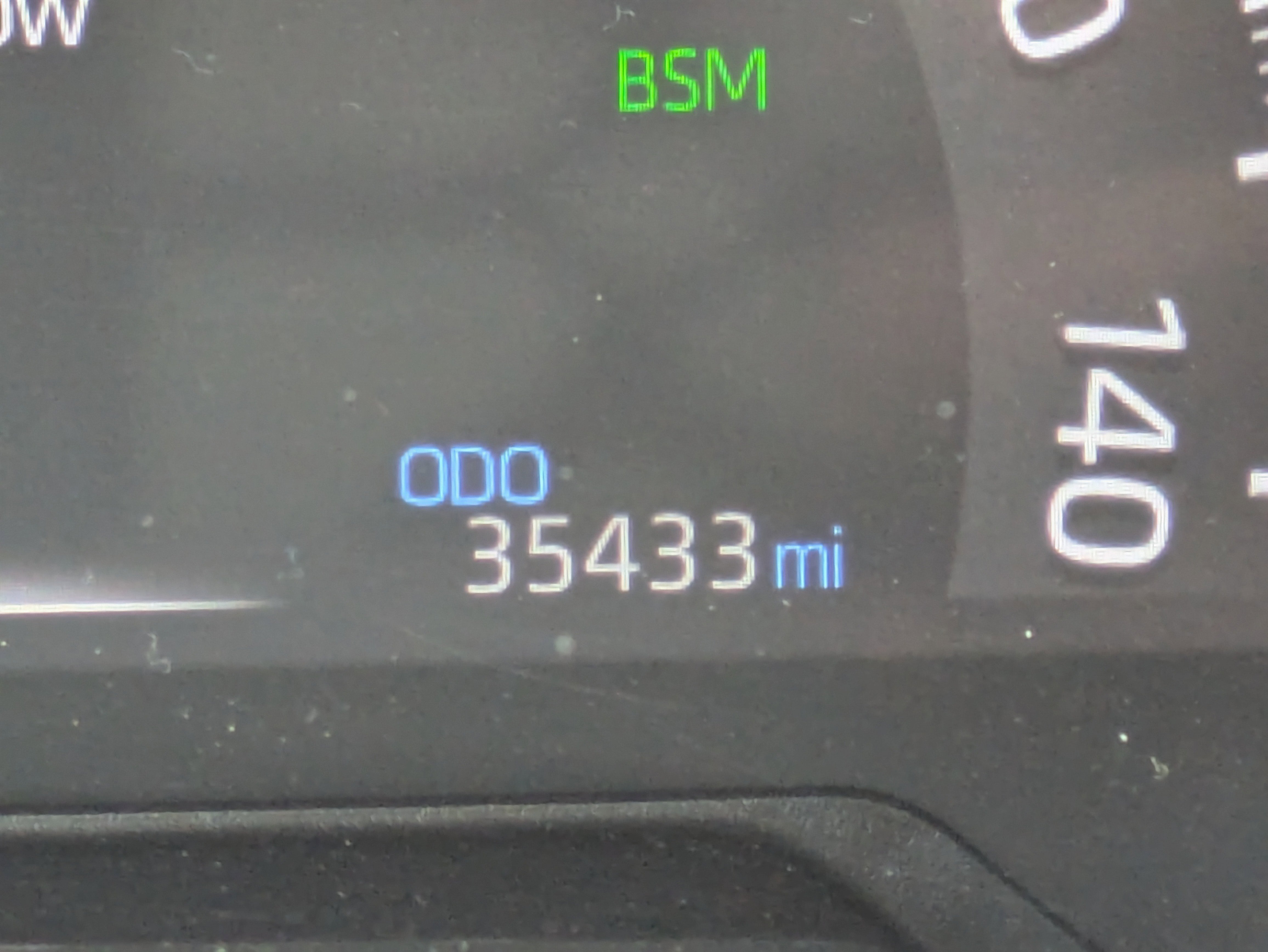 2024 Toyota RAV4 Hybrid XLE photo 4