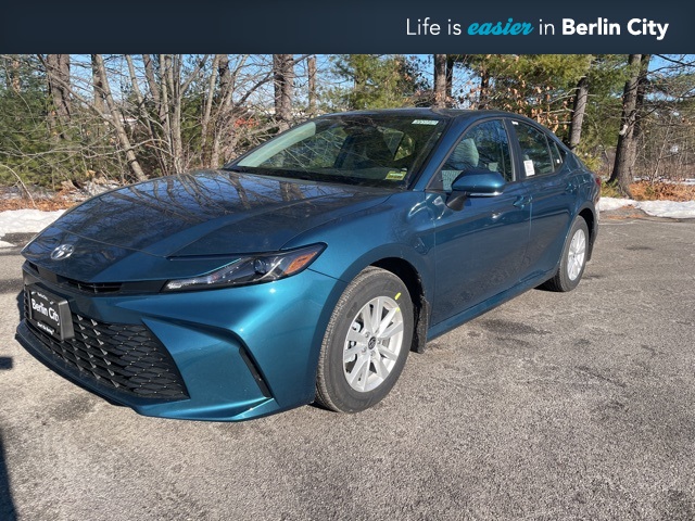 2026 Toyota Camry LE's photo